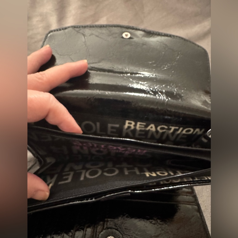 Kenneth Cole Reaction Black Faux Patent Leather Wallet - Picture 3 of 9